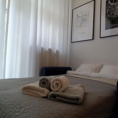 Droinvest Apartament Zarembowicza Wroclaw Lotnisko Airport - Fv Apartment Bagian luar foto